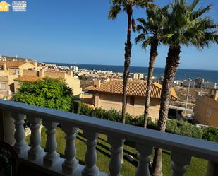 Vista exterior de Apartament de lloguer en Santa Pola amb Terrassa i Balcó