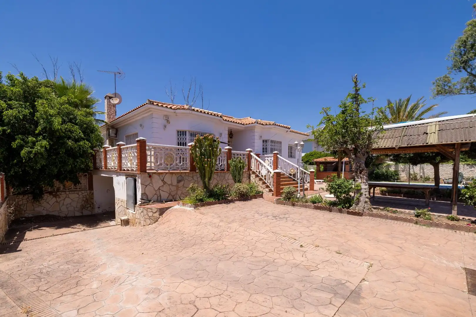 Außenansicht von Haus oder Chalet zum Verkauf in Málaga mit Klimaanlage, Terrasse und Abstellraum