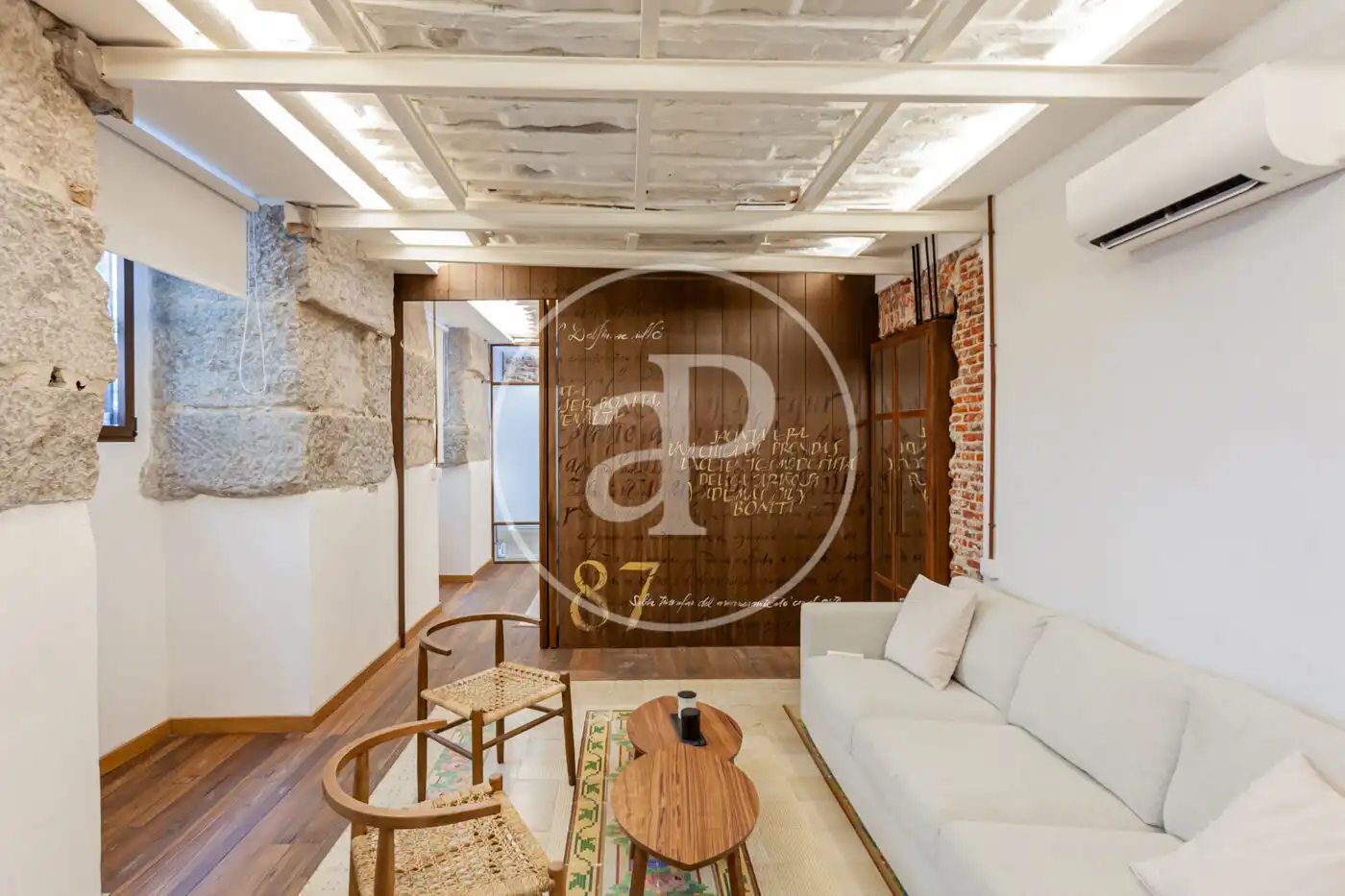 Living room of Flat for sale in Madrid  with Air Conditioner, Heating and Furnished