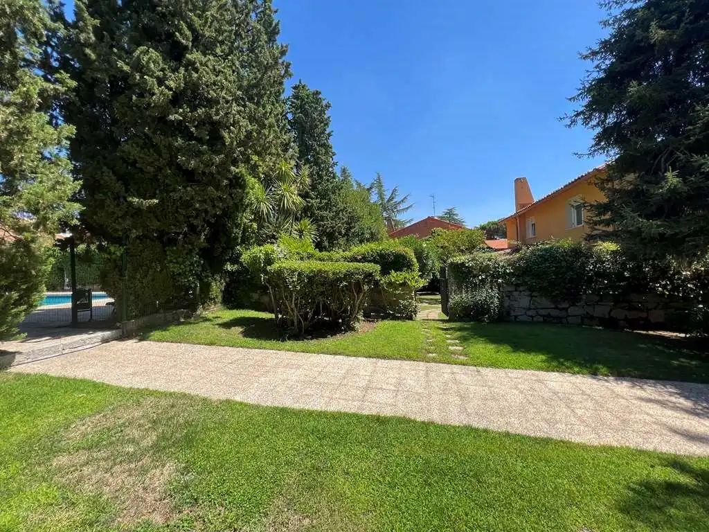 Jardí de Casa o xalet en venda en Galapagar amb Aire condicionat, Jardí privat i Piscina