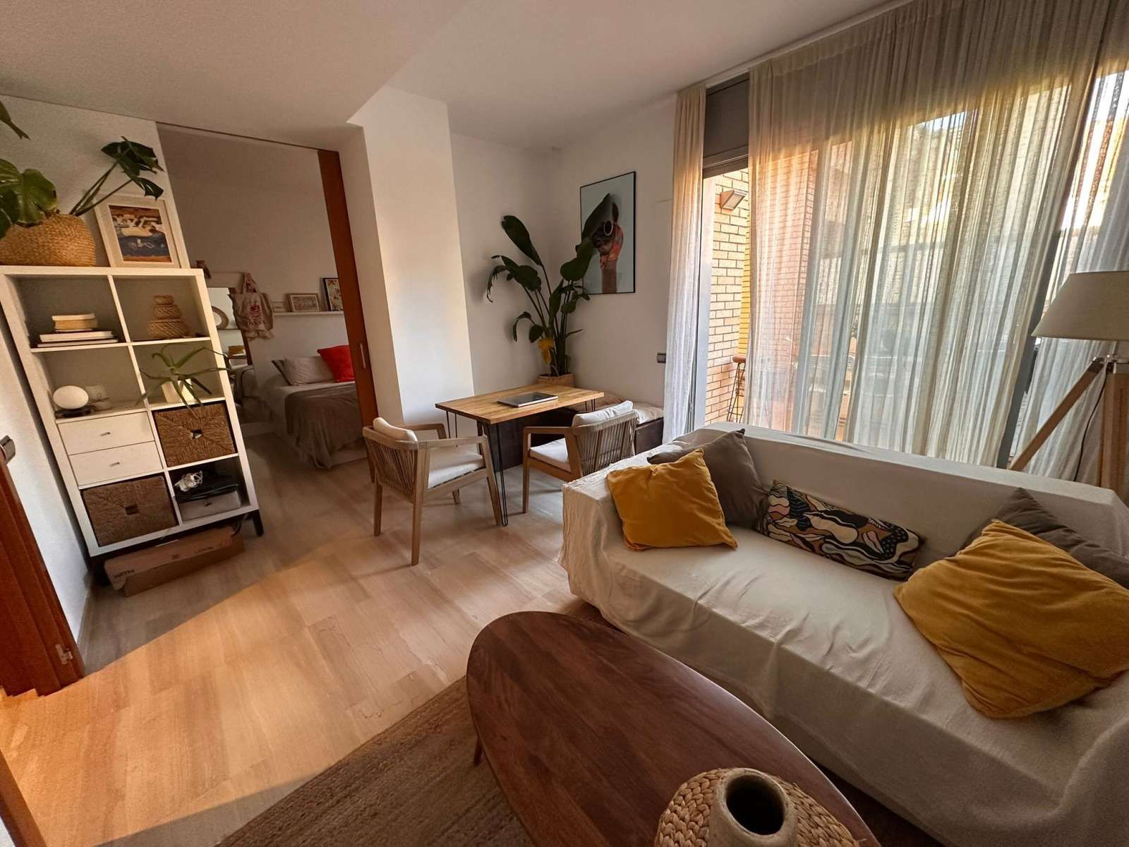 Bedroom of Study to share in  Barcelona Capital  with Air Conditioner and Terrace