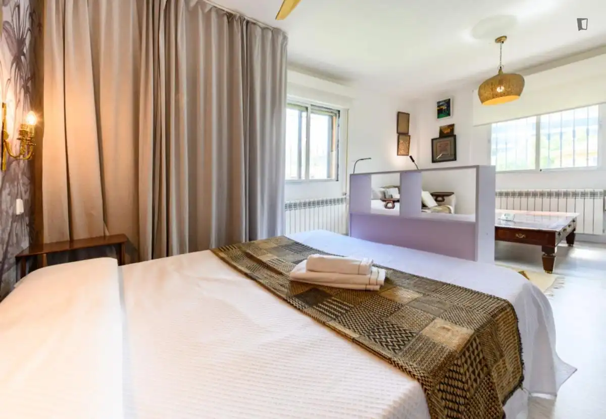 Habitación de Apartamento de alquiler en La Moraleja con Calefacción, Amueblado y Horno
