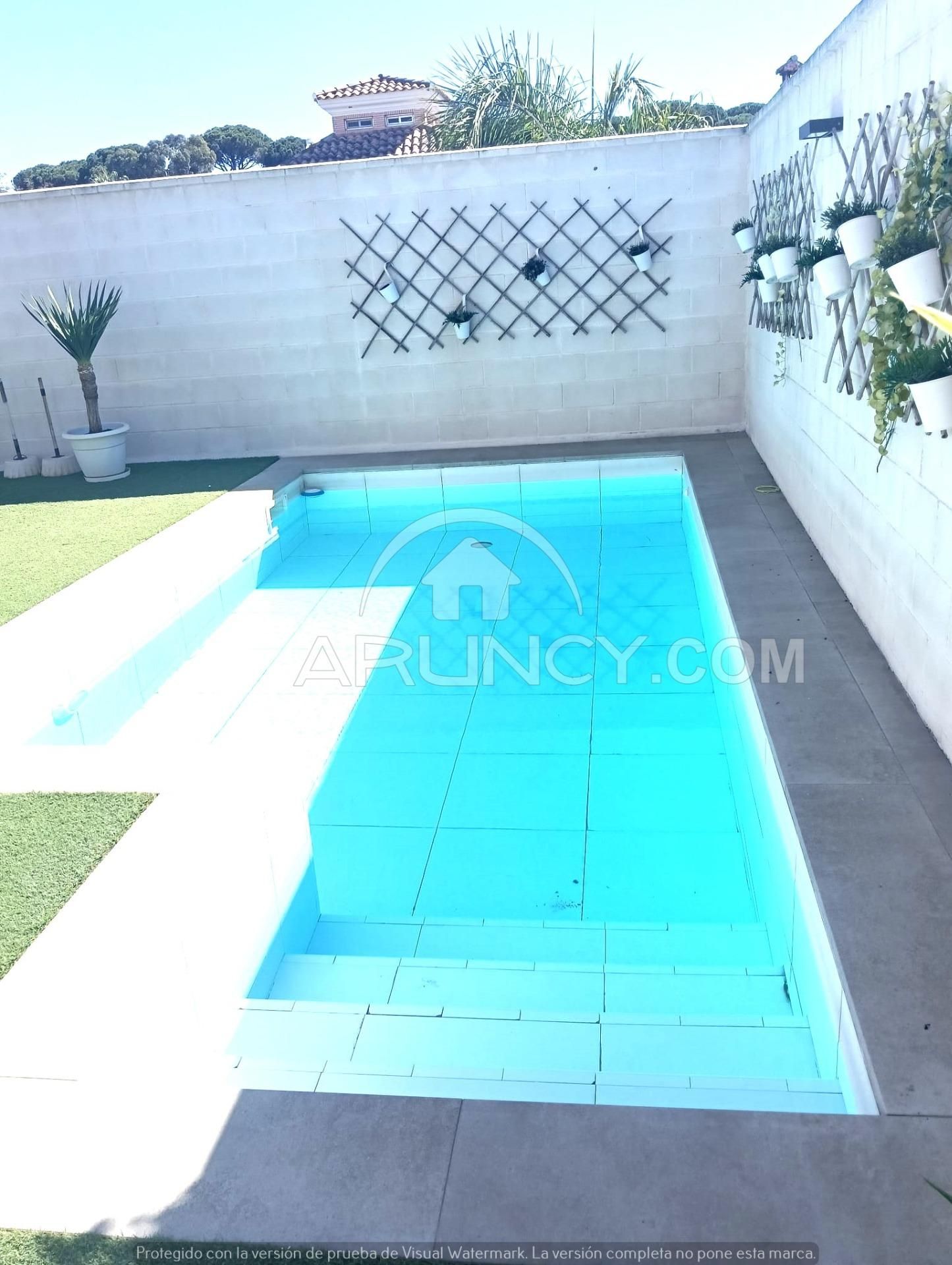 Piscina de Casa o xalet en venda en Alcalá de Guadaira amb Aire condicionat, Jardí privat i Traster