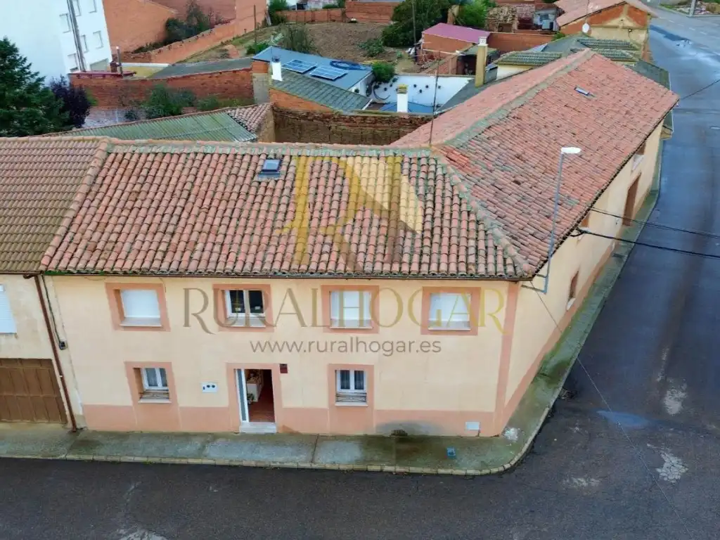 Houses for sale in Zotes del Páramo