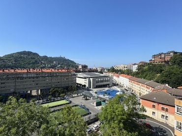 Appartamento con ascensore in affitto a Antiguo