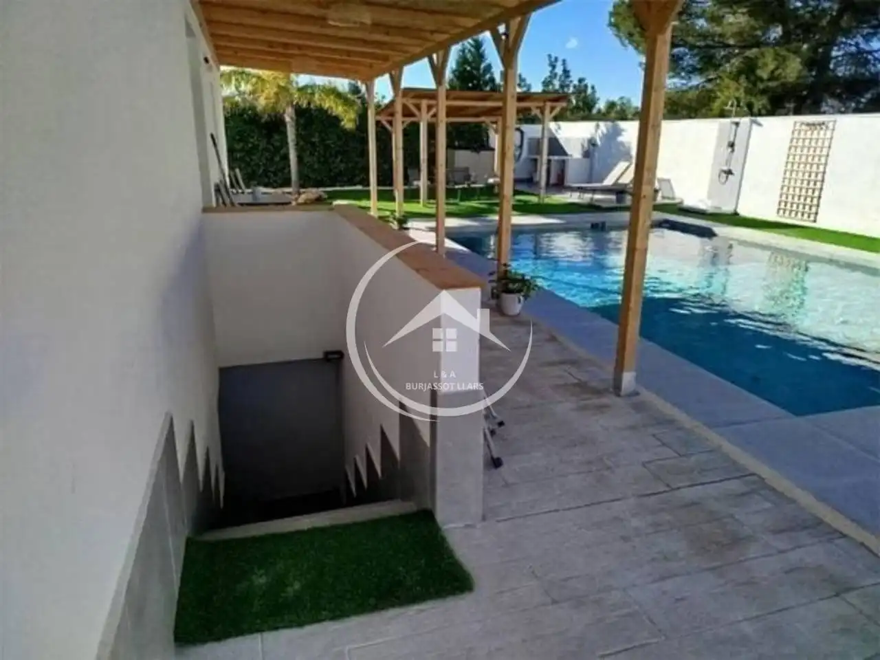 Piscina de Casa o xalet en venda en Riba-roja de Túria amb Aire condicionat, Jardí privat i Terrassa