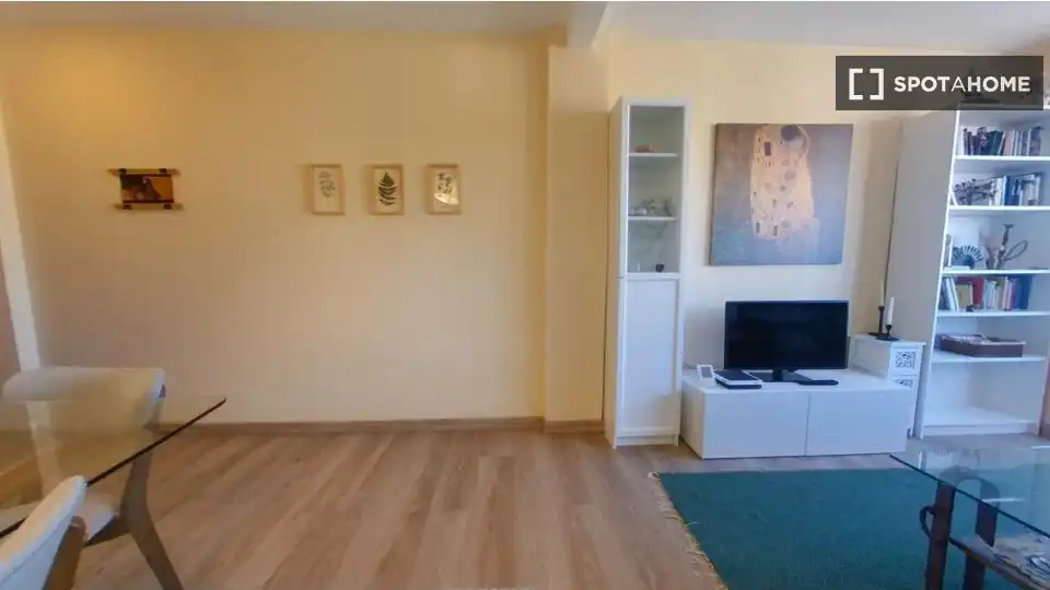 Sala d'estar de Pis de lloguer en Madrid amb Aire condicionat, Calefacció i Moblat