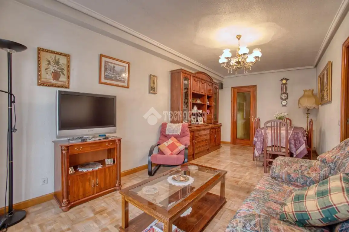 Wohnzimmer von Wohnung zum Verkauf in Salamanca mit Heizung, Abstellraum und Möbliert