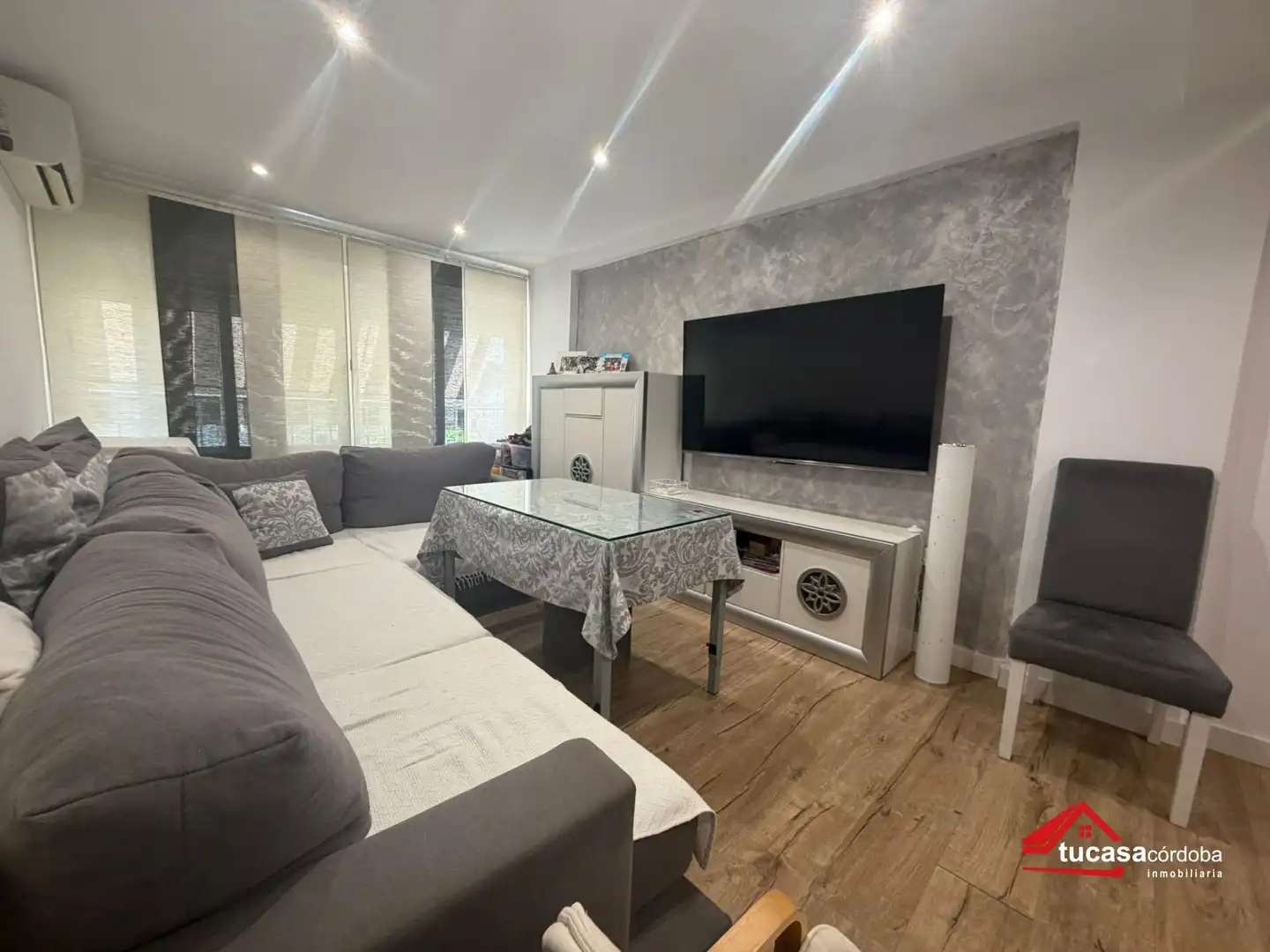 Sala d'estar de Pis en venda en Córdoba amb Calefacció
