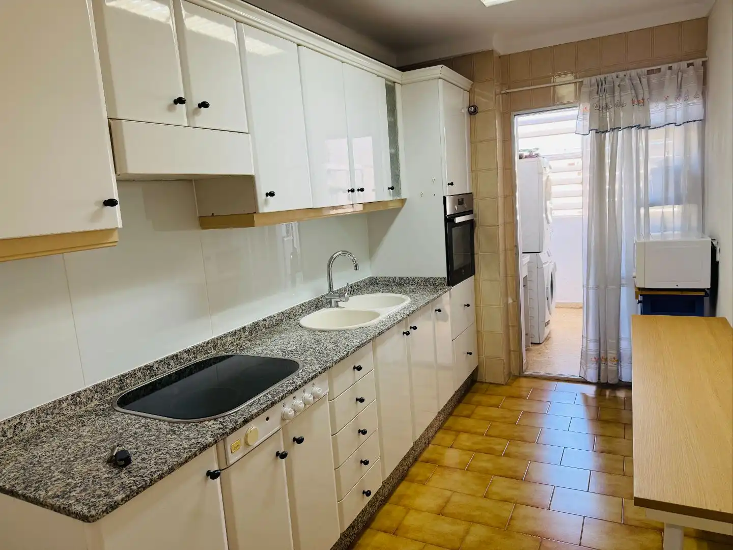 Cuina de Pis de lloguer en  Palma de Mallorca amb Aire condicionat, Parquet i Forn