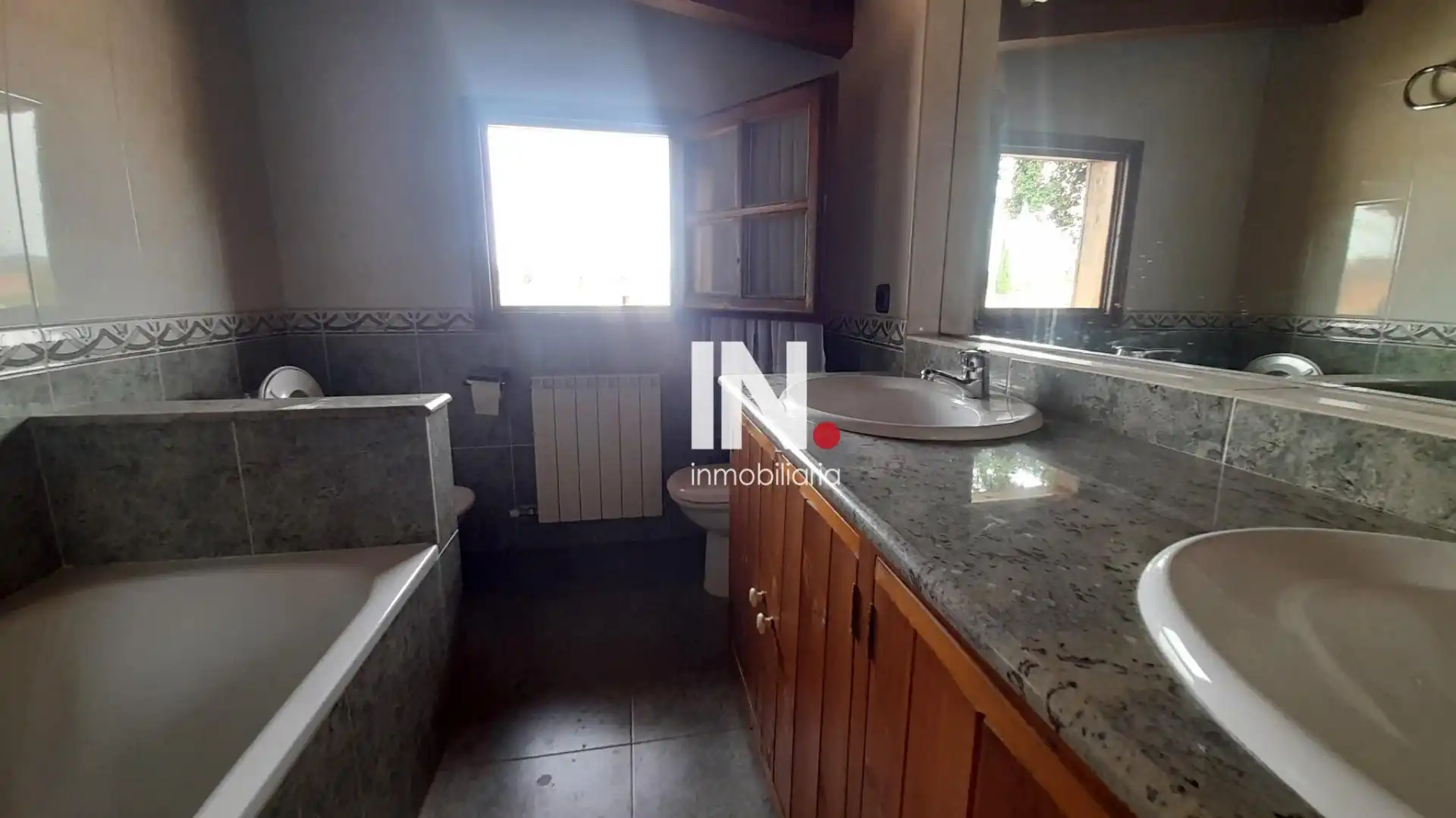 Bany de Casa o xalet en venda en Alpicat amb Calefacció i Jardí privat