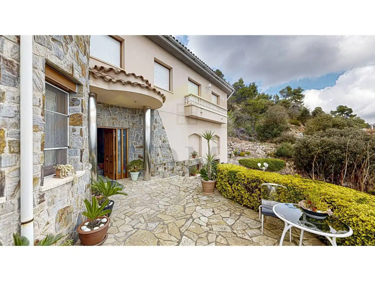 Vista exterior de Casa o xalet en venda en Corbera de Llobregat amb Aire condicionat, Calefacció i Jardí privat
