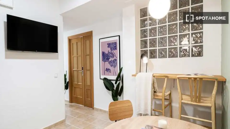 Flat for share in Madrid  with Air Conditioner, Terrace and Furnished
