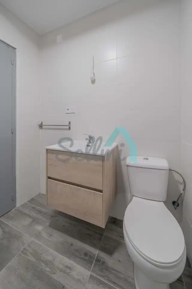 Badezimmer von Wohnung zum Verkauf in Aller mit Terrasse