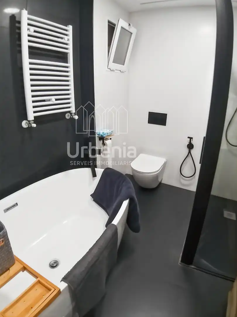 Baño de Piso en venta en Mataró con Aire acondicionado, Calefacción y Terraza