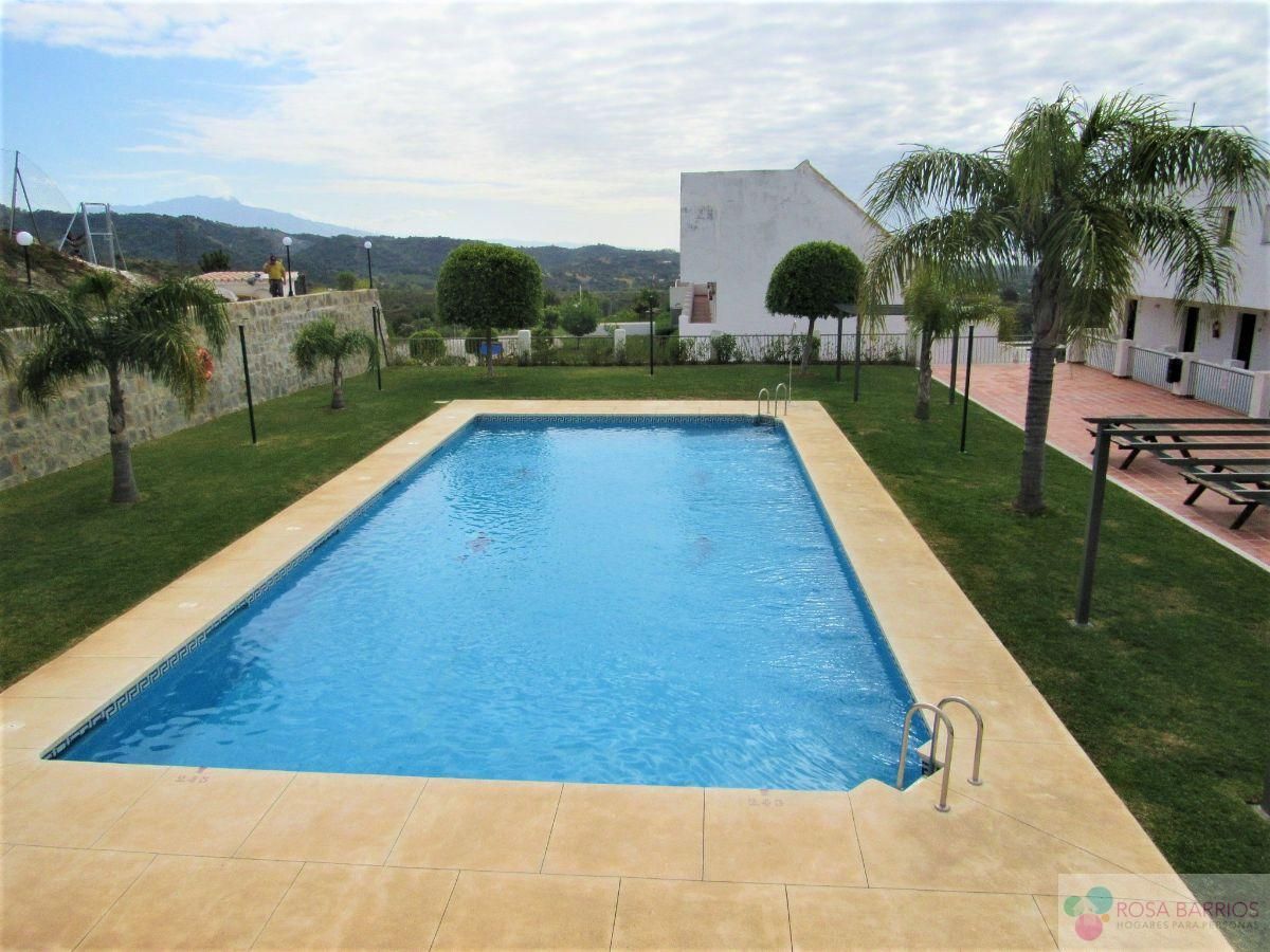Piscina de Dúplex en venda en Estepona amb Terrassa i Piscina comunitària