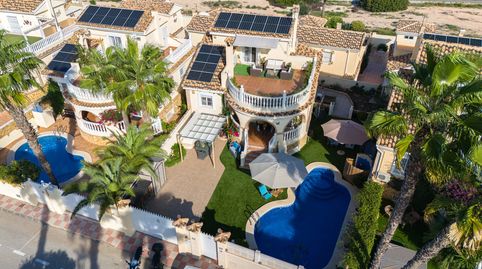 Descubre esta espectacular propiedad en Gran Alacant Santa Pola, una zona residencial muy valorada por su tranquilidad, su ambient