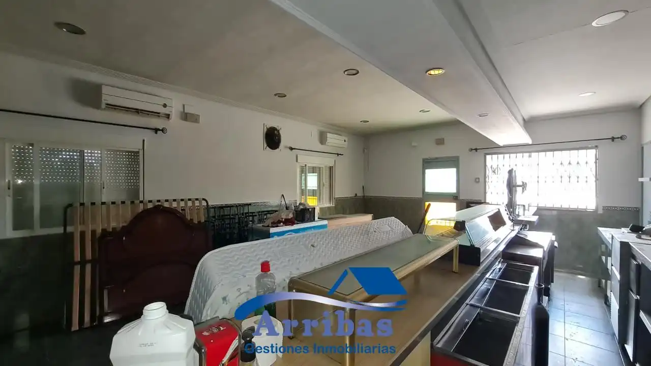 Local en venta en Hormigos con Aire acondicionado y Calefacción