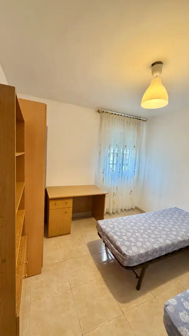 Habitación de Piso en venta en Madrid con Calefacción, Parquet y Amueblado