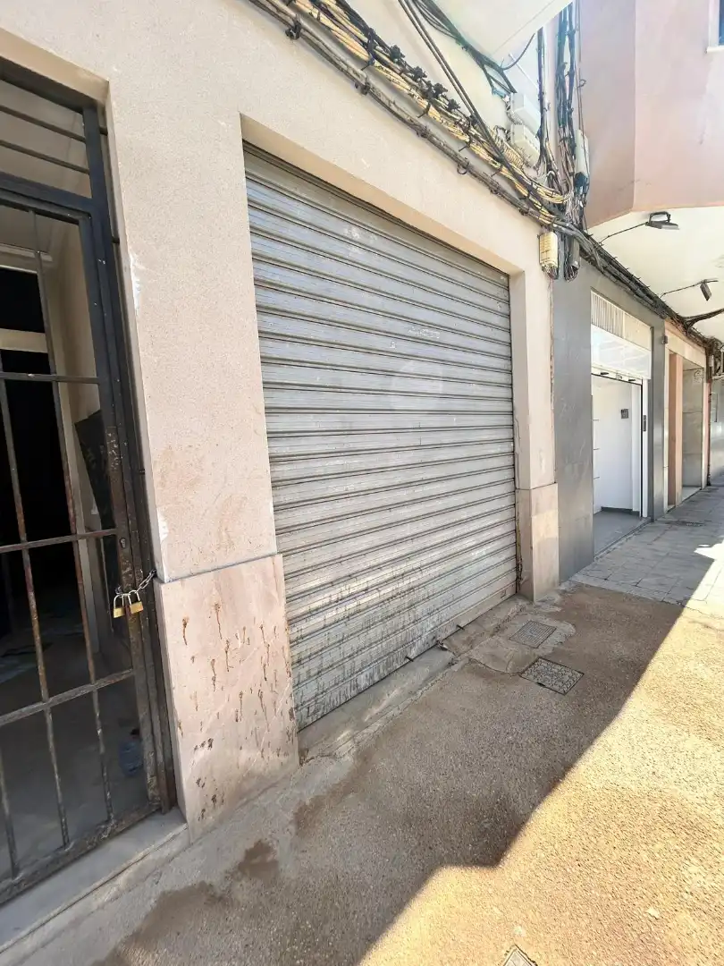 Business premises for sale in Carrer de Ferran d'Aragó 152