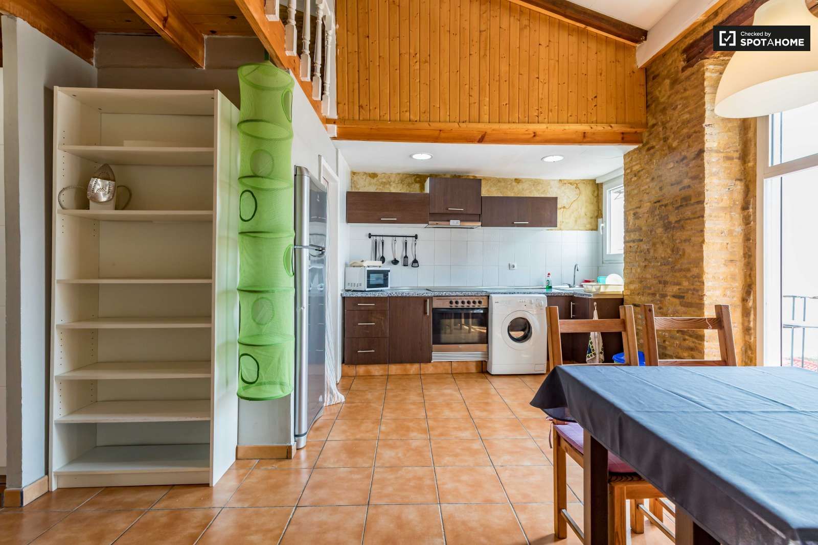 Cuina de Apartament per a compartir en  Valencia Capital amb Aire condicionat, Calefacció i Terrassa