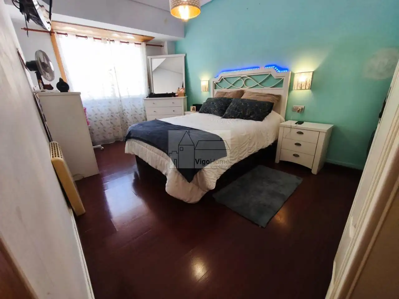 Habitación de Piso en venta en Vigo  con Calefacción, Terraza y Trastero