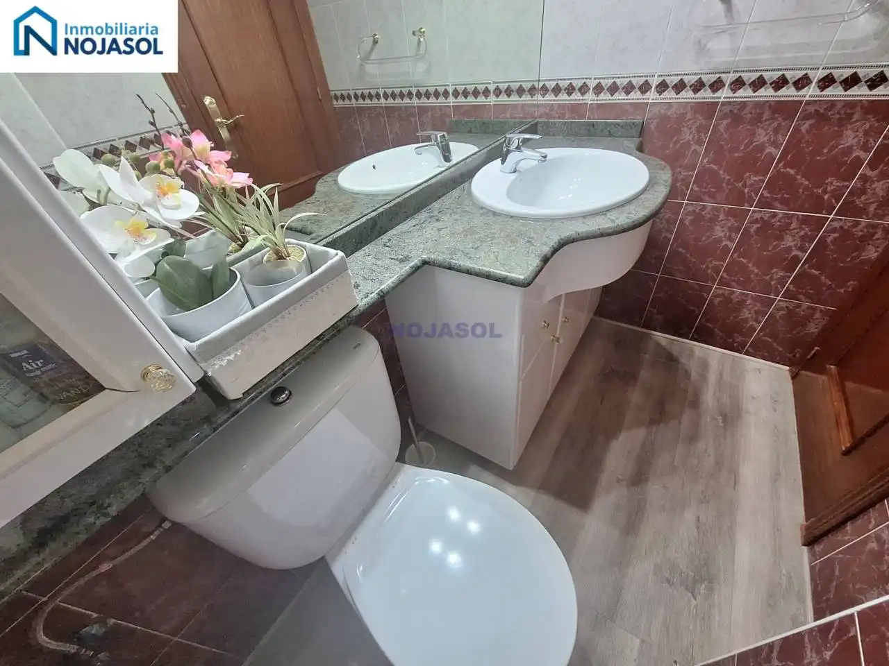 Badezimmer von Wohnungen zum Verkauf in Noja mit Heizung, Terrasse und Möbliert
