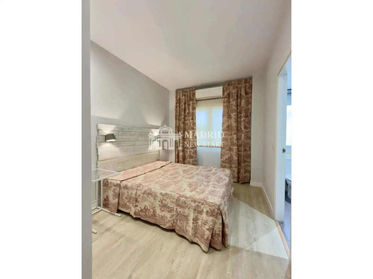 Habitación de Apartamento de alquiler en Madrid con Aire acondicionado, Calefacción y Parquet