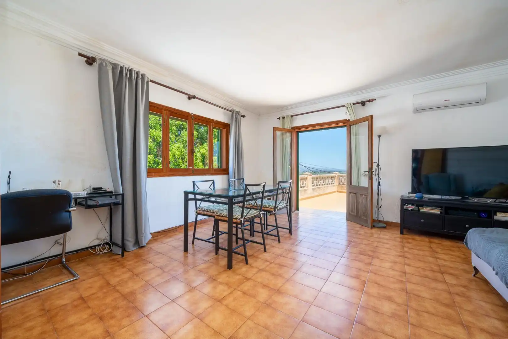 Menjador de Casa o xalet en venda en Santa Eugènia amb Jardí privat, Terrassa i Traster