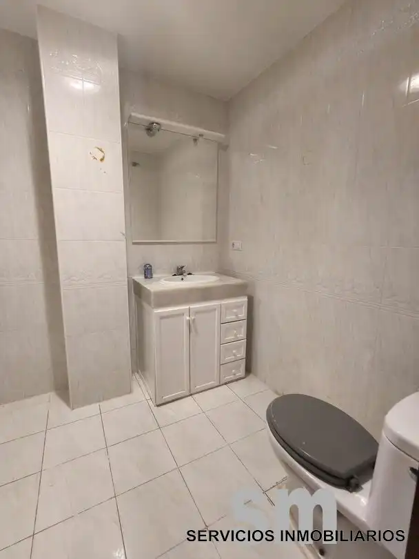 Bany de Pis en venda en Ubrique amb Aire condicionat i Balcó