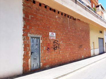 Local comercial en alquiler en Calle Claveles 8