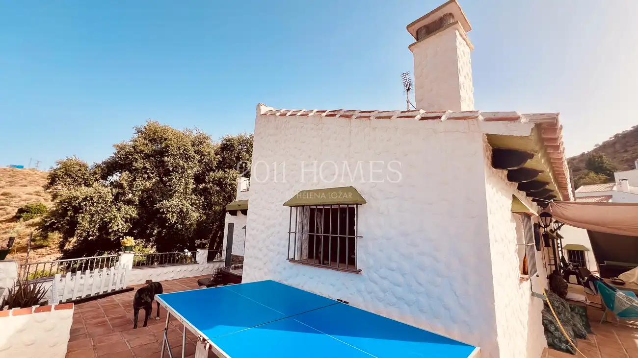 Vista exterior de Finca rústica en venda en Almogía amb Jardí privat, Terrassa i Piscina