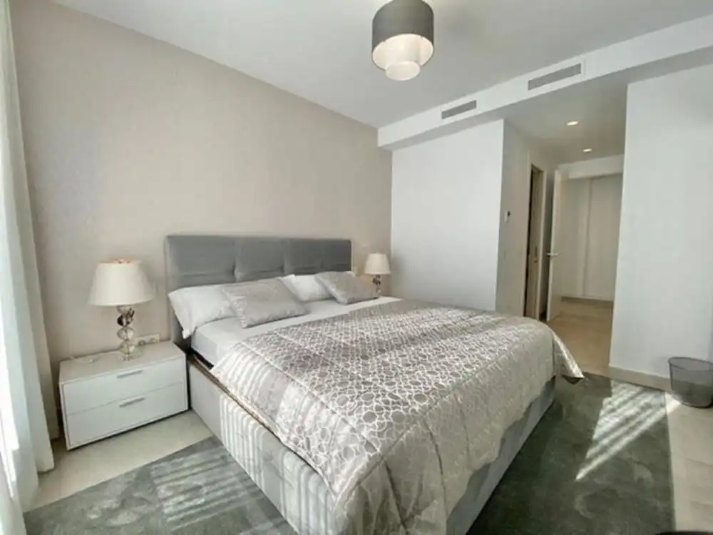 Dormitori de Casa o xalet de lloguer en Estepona amb Aire condicionat, Jardí privat i Terrassa