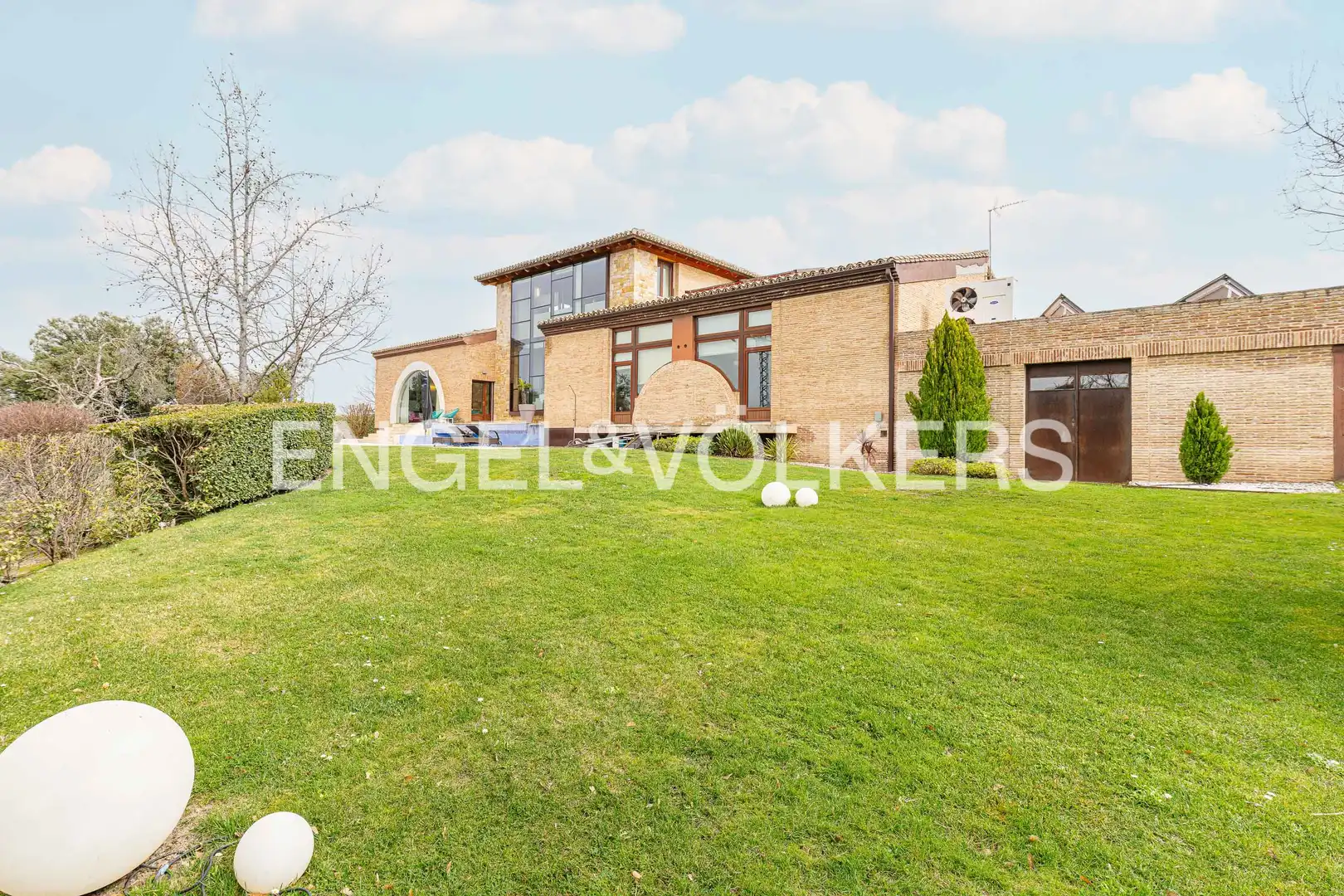 House with pool for sale in Ciudalcampo, imagen 2