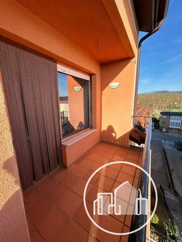 Duplex con ascensore in vendita a Medina de Pomar