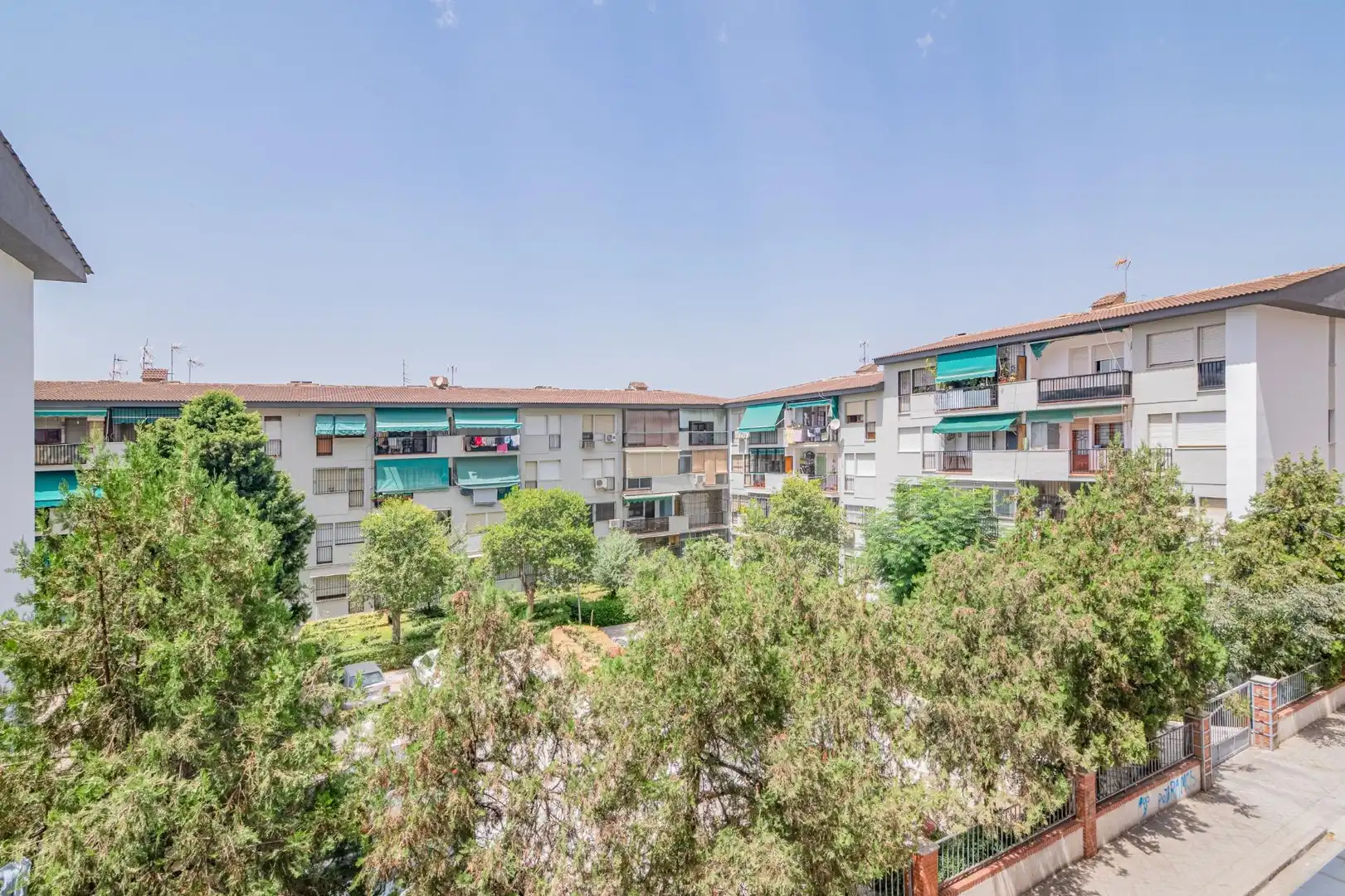 Terrassa de Pis de lloguer en Granada amb Aire condicionat, Calefacció i Jardí privat