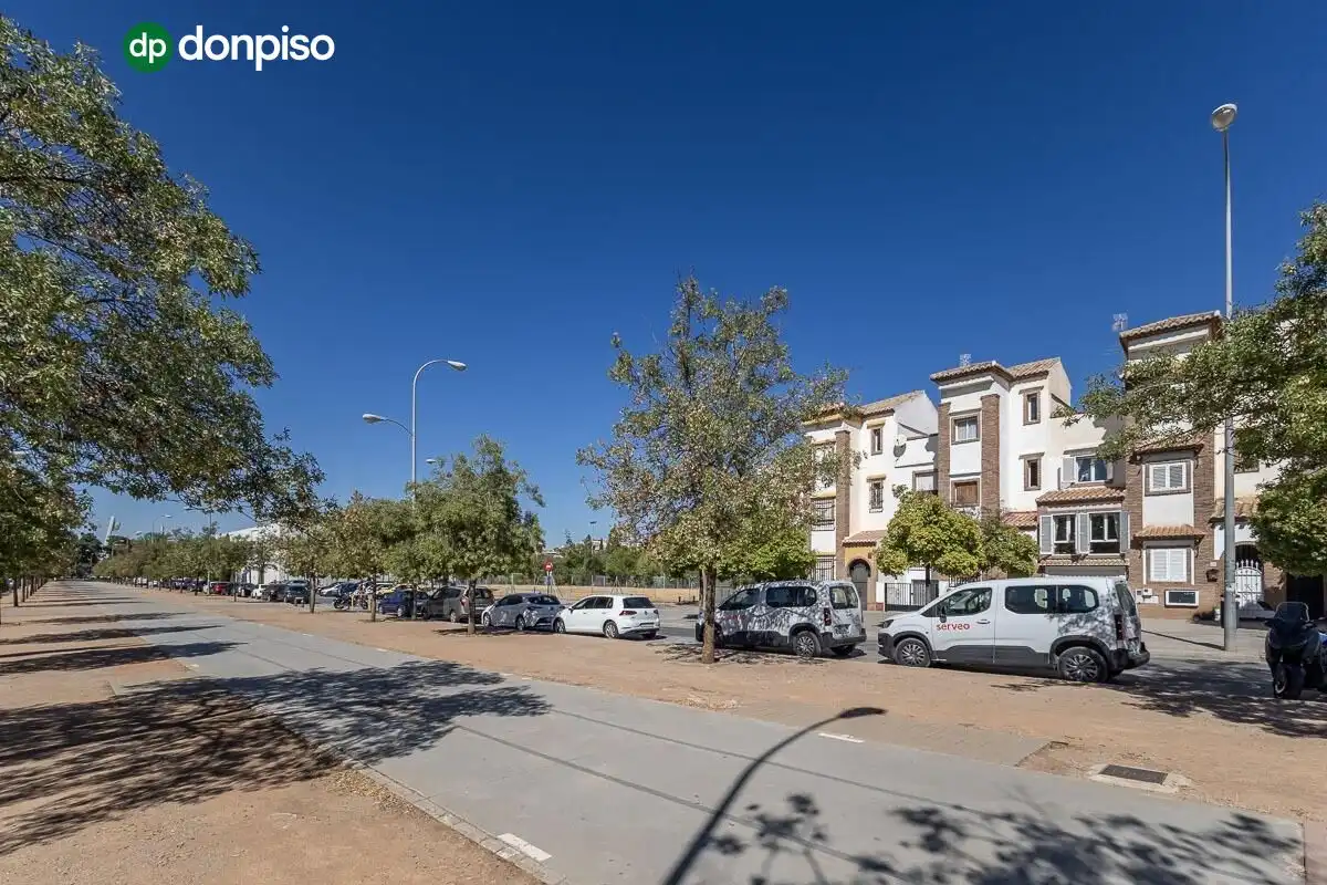Vista exterior de Casa adosada en venta en Genil