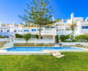 Jardí de Casa adosada en venda en Marbella amb Aire condicionat, Terrassa i Piscina