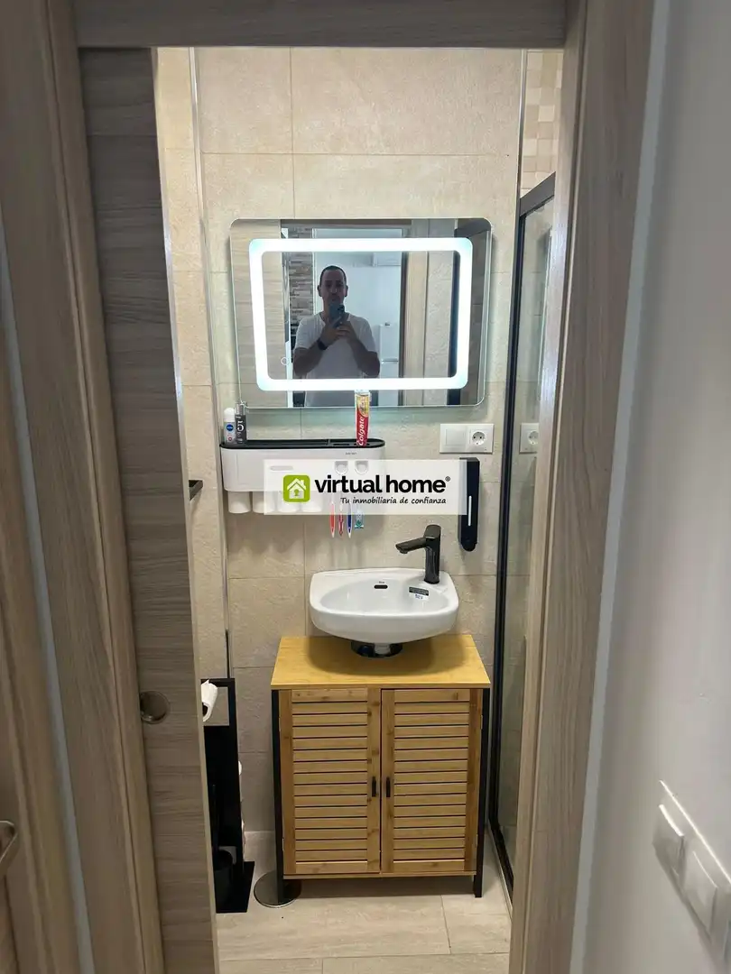 Bany de Apartament en venda en Benidorm amb Aire condicionat i Piscina comunitària