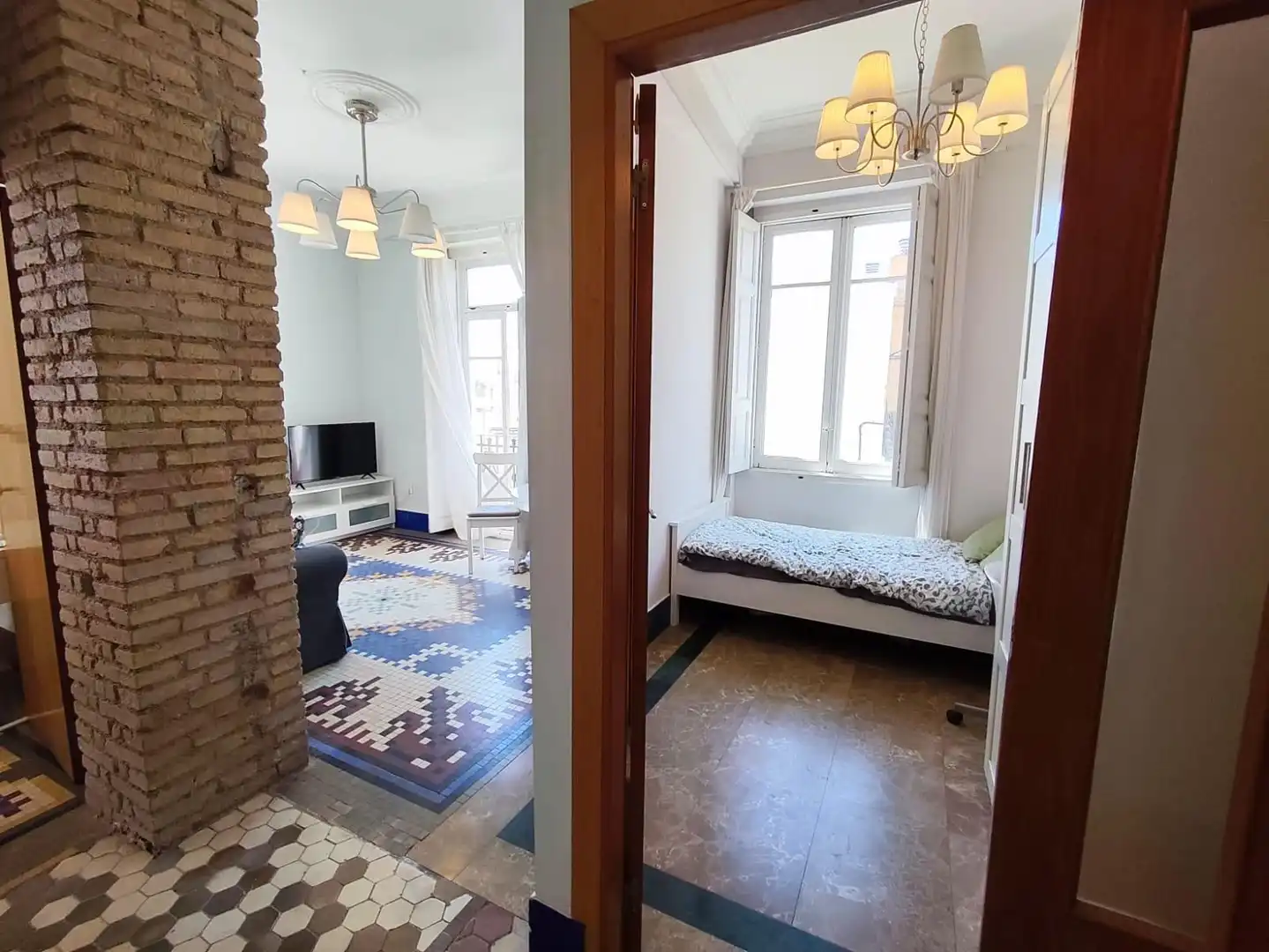 Schlafzimmer von Wohnung zur Miete in Valencia mit Klimaanlage, Möbliert und Balkon