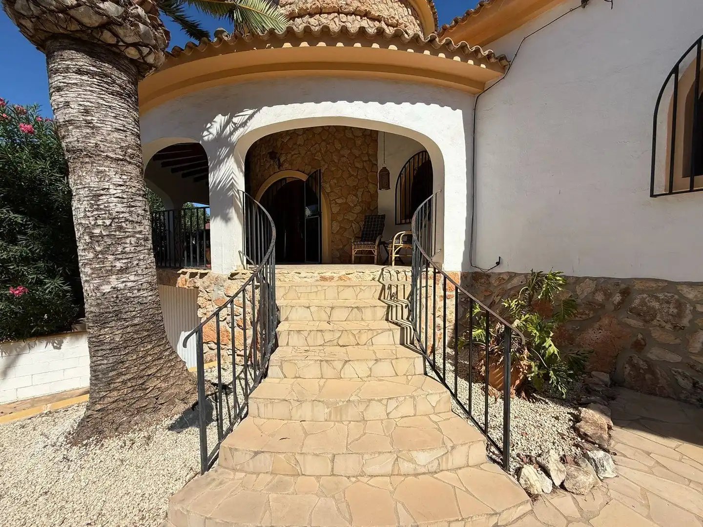 Villa con piscina in vendita a Carrió - La Merced - Los Pinos, imagen 4