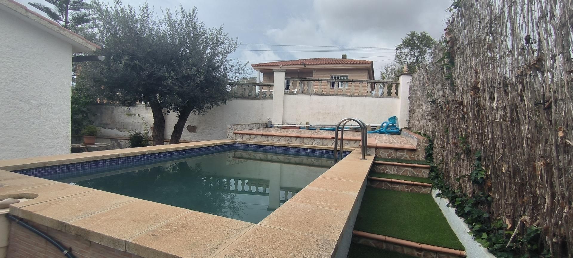 House or chalet for sale in Calle azalea