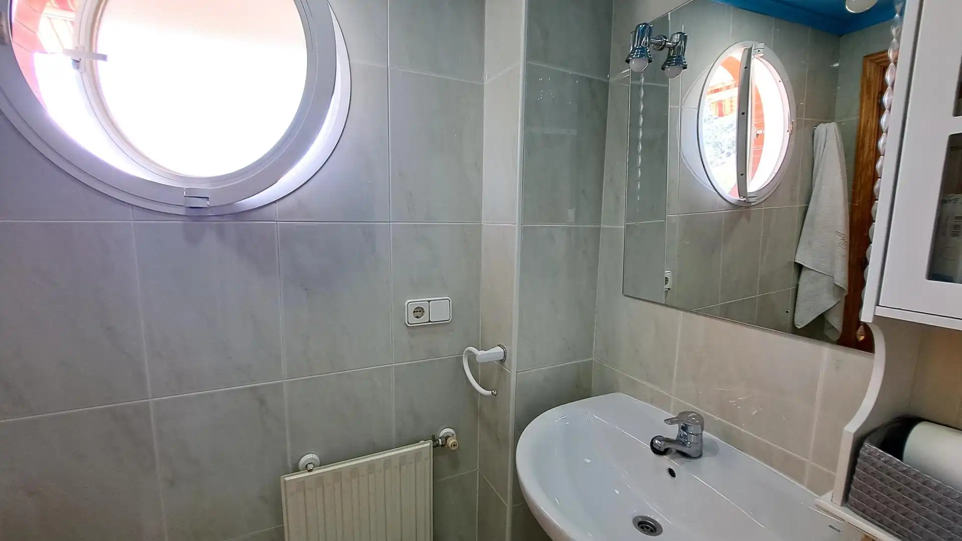 Baño de Piso en venta en Ponferrada con Calefacción y Terraza