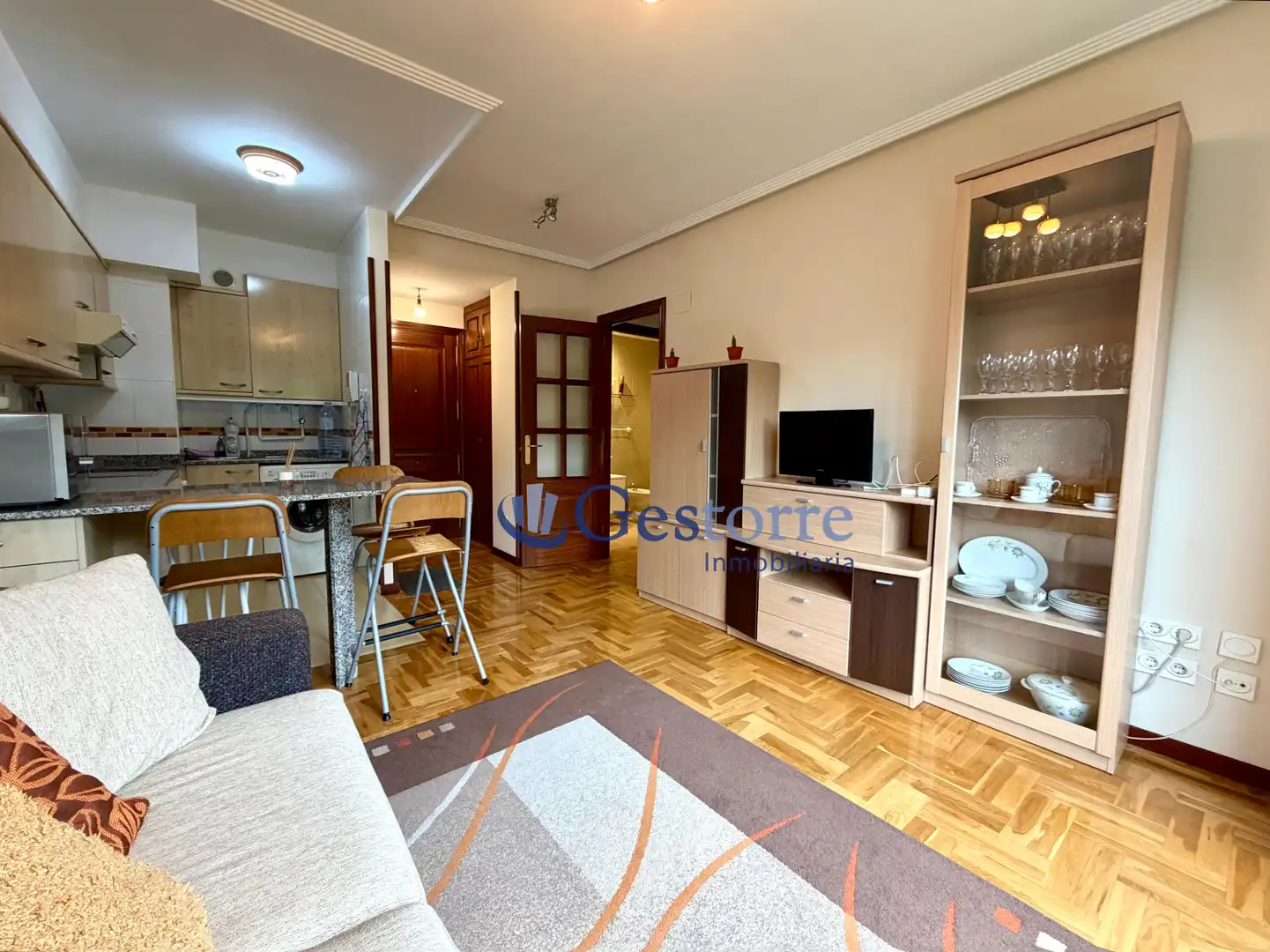 Living room of Flat for rent in Oviedo   with Heating and Parquet flooring