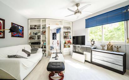 Living room of Flat for sale in  Madrid Capital