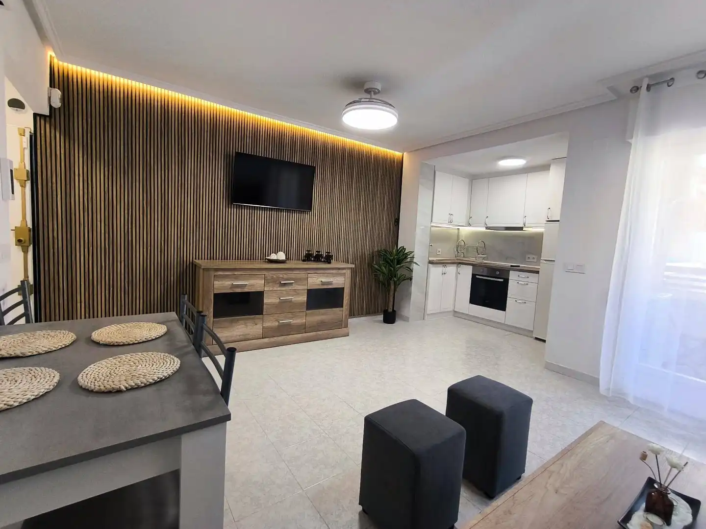 Cocina de Loft en venta en Torrevieja con Aire acondicionado, Jardín privado y Amueblado