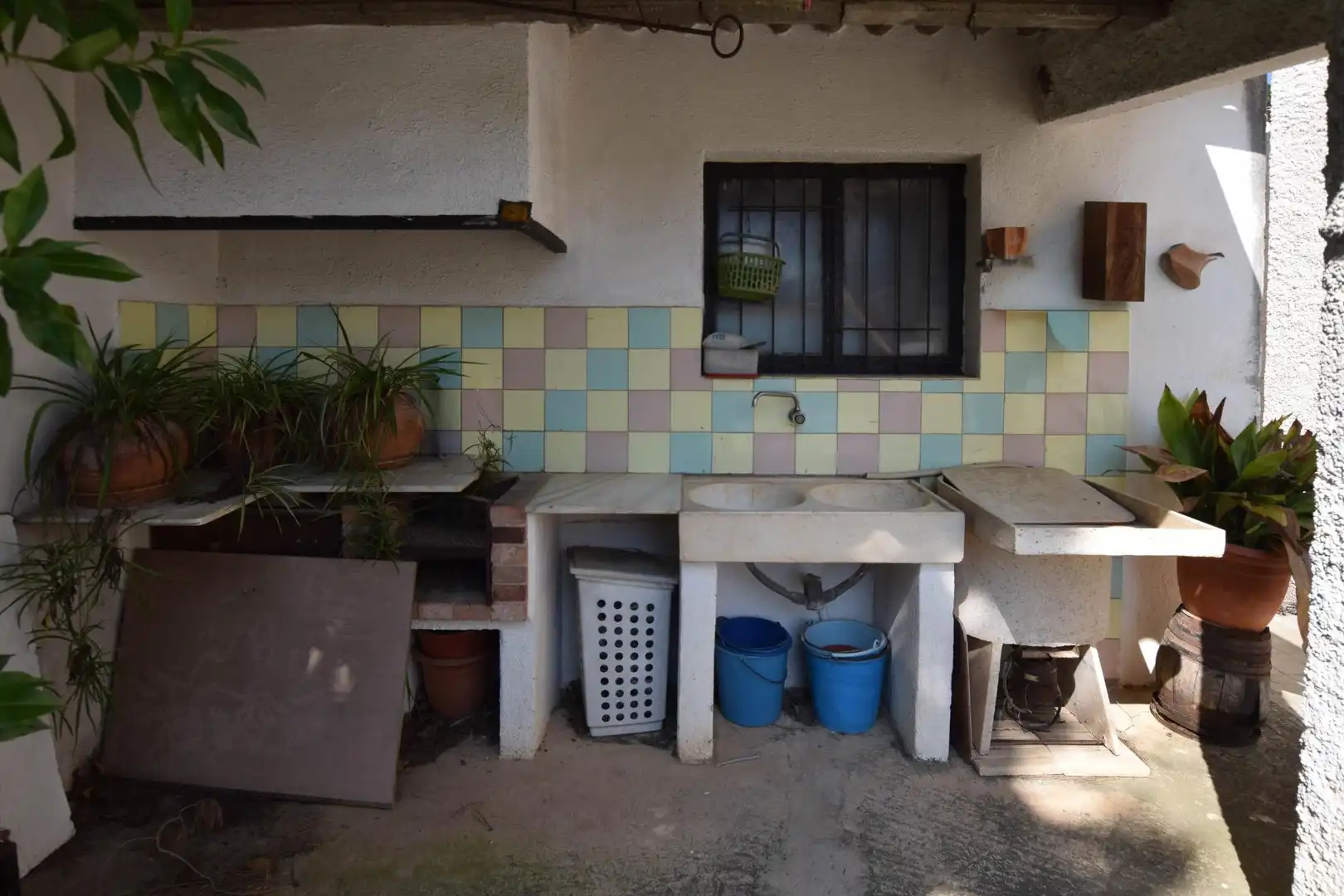 Cuina de Casa o xalet en venda en Alfara de Carles amb Terrassa, Traster i Piscina