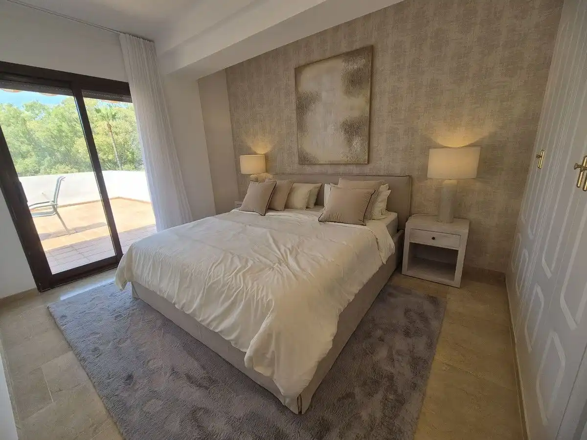 Dormitori de Apartament de lloguer en Marbella amb Aire condicionat, Calefacció i Terrassa