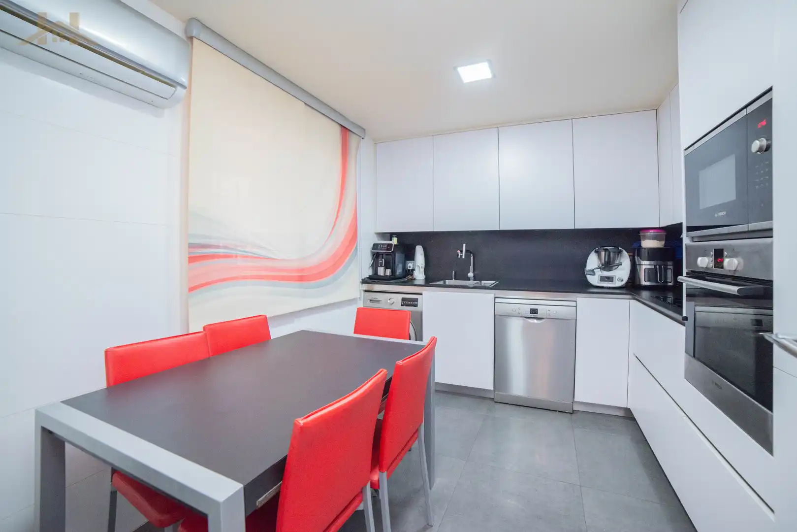 Cuina de Casa o xalet en venda en Alcorcón amb Aire condicionat, Calefacció i Jardí privat