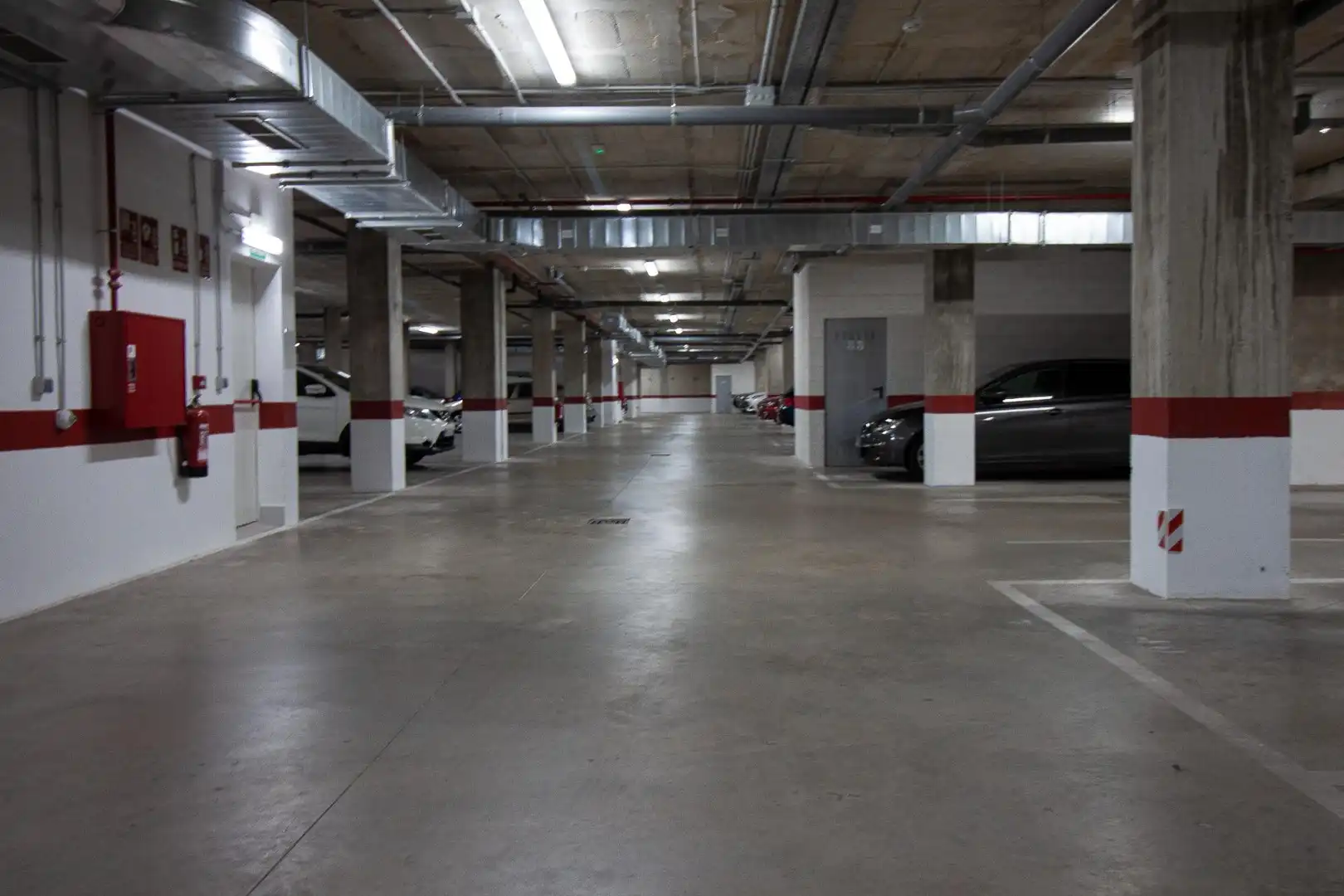 Parking de Piso de alquiler en La Rinconada con Aire acondicionado, Jardín privado y Terraza
